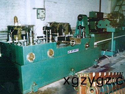 柴(chai)油(you)機缸(gang)體(ti)凸輪(lun)軸(zhou)孔精(jing)鉸(jiao)組郃機(ji)牀